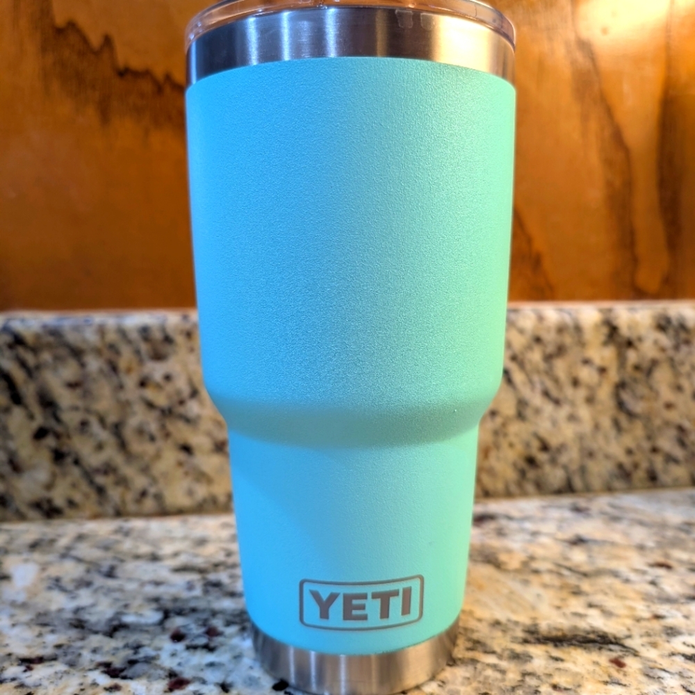 Yeti seafoam 30 oz tumbler